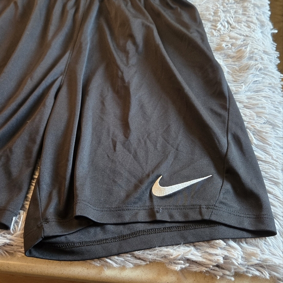 Nike Dri-Fit Black Shorts Size XL - Picture 5 of 10